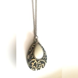Antique Teardrop White Necklace 18"